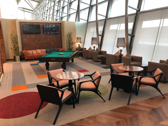 Lounge thumbnail 1