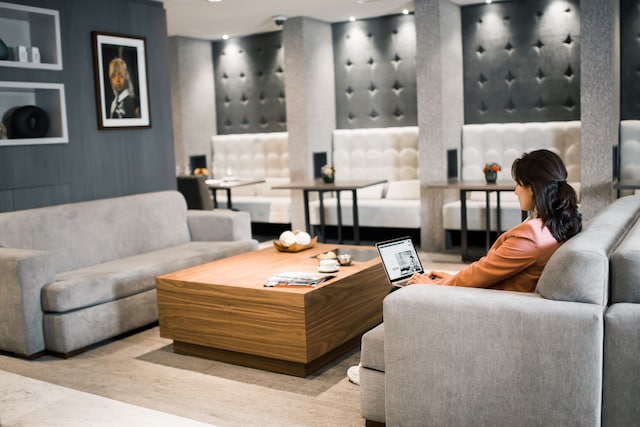 Lounge thumbnail 1