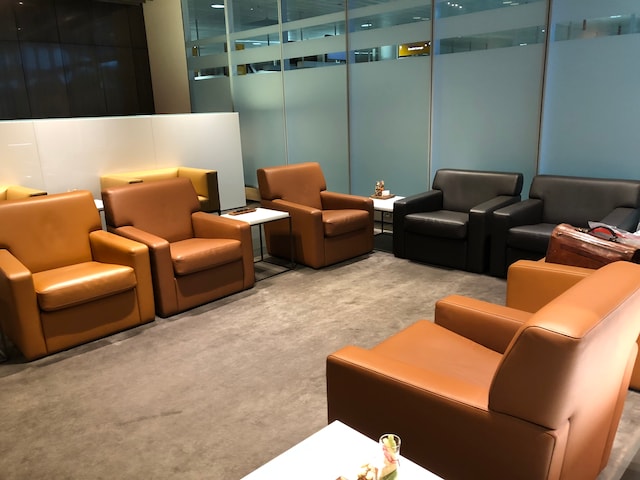 Lounge thumbnail 1