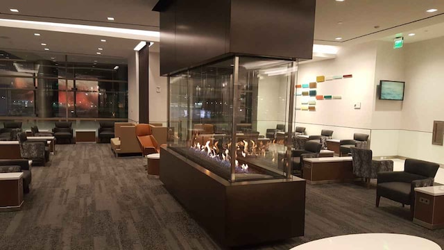 Lounge thumbnail 1