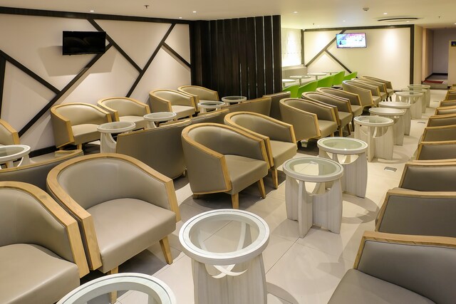 Lounge thumbnail 1