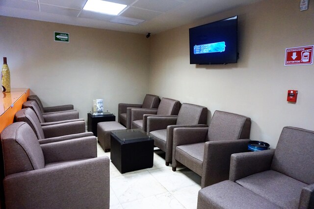 Lounge thumbnail 3