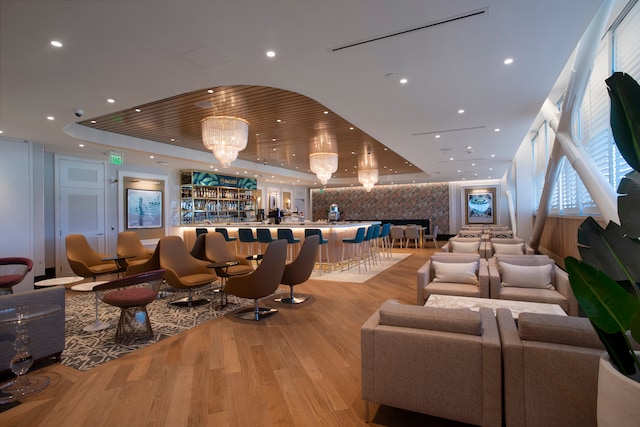 Lounge thumbnail 5