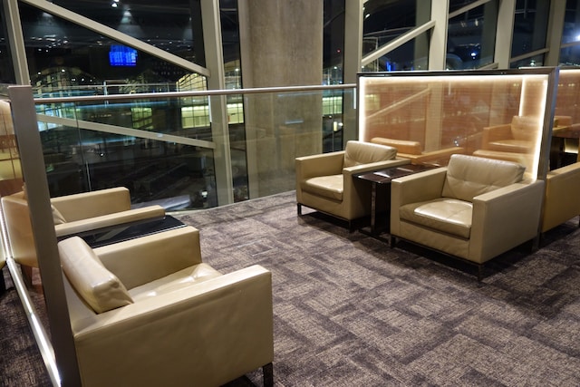Lounge thumbnail 1