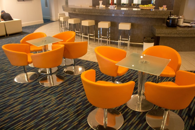 Lounge thumbnail 2