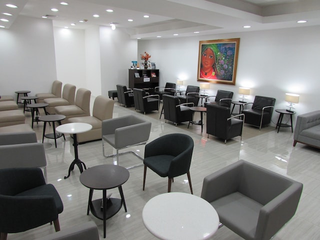 Lounge thumbnail 5