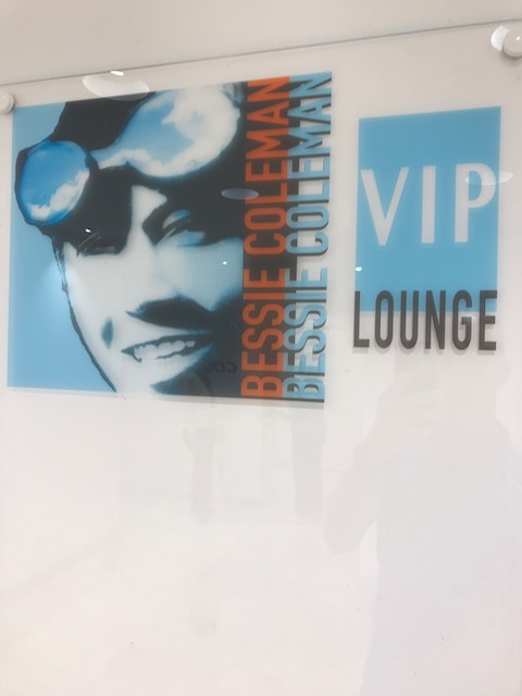 Lounge thumbnail 3