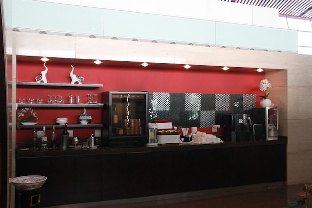 Lounge thumbnail 2