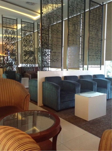 Lounge thumbnail 1