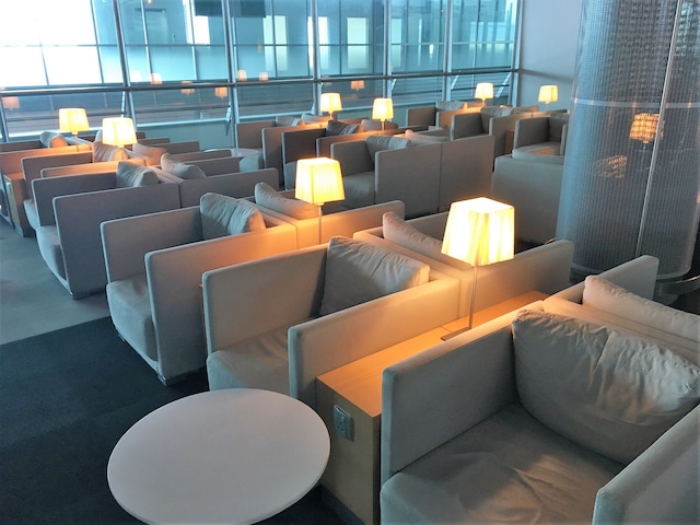 Lounge thumbnail 1