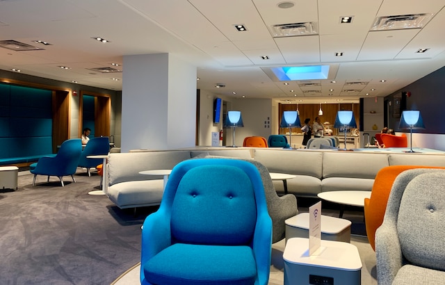 Lounge thumbnail 2