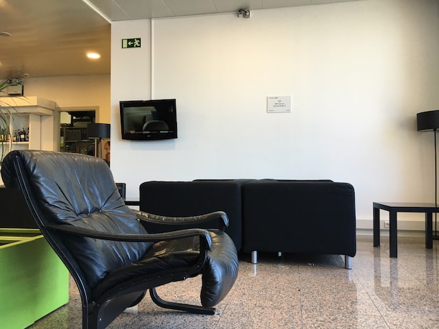 Lounge thumbnail 1