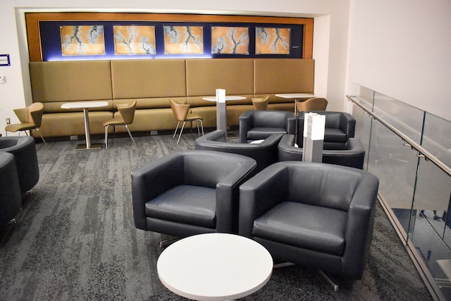 Lounge thumbnail 2