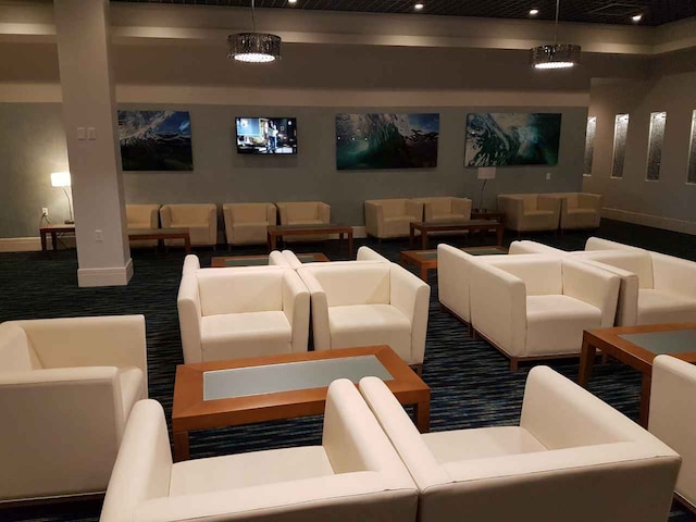 Lounge thumbnail 2