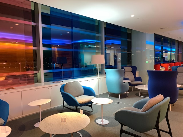 Lounge thumbnail 3