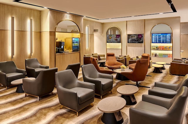 Lounge thumbnail 2