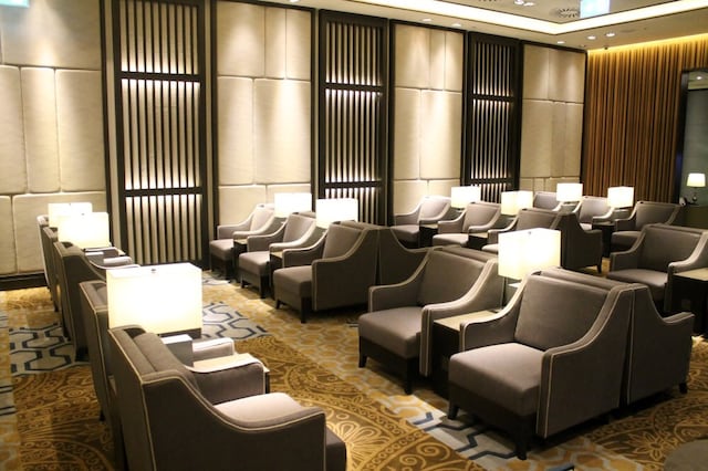 Lounge thumbnail 2