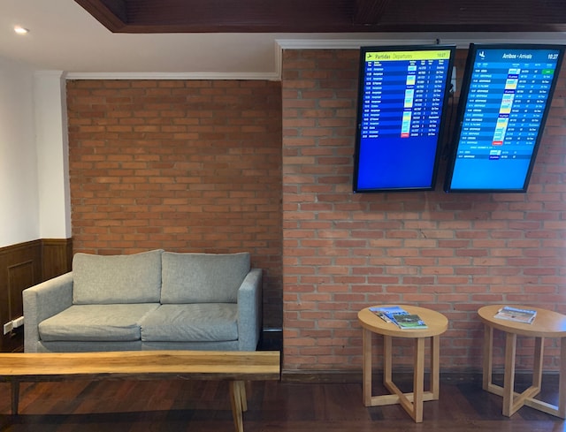Lounge thumbnail 5
