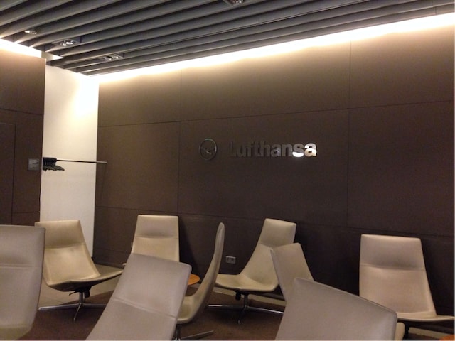 Lounge thumbnail 1