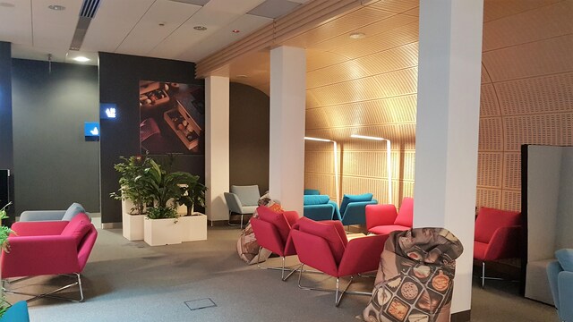 Lounge thumbnail 5