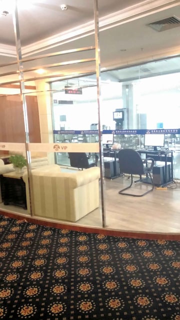 Lounge thumbnail 3