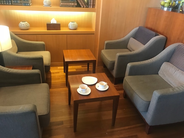Lounge thumbnail 1