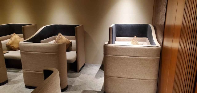 Lounge thumbnail 1