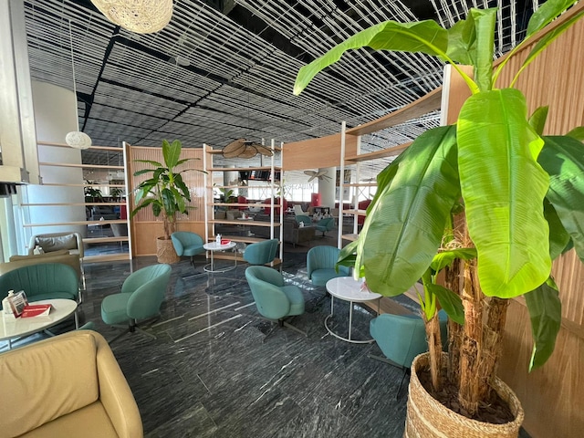 Lounge thumbnail 2