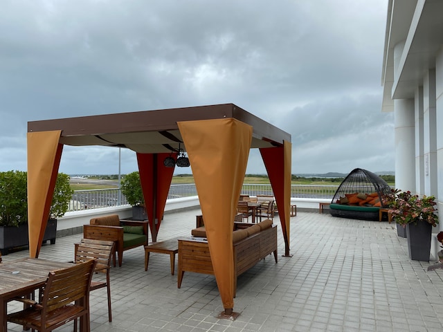 Lounge thumbnail 1