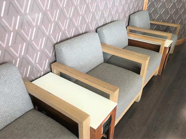Lounge thumbnail 2