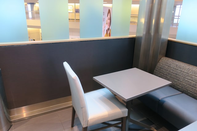 Lounge thumbnail 1