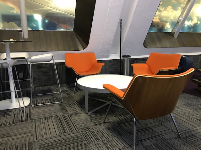 Lounge thumbnail 3