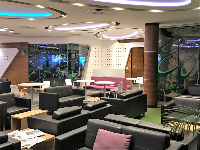 Lounge thumbnail 1