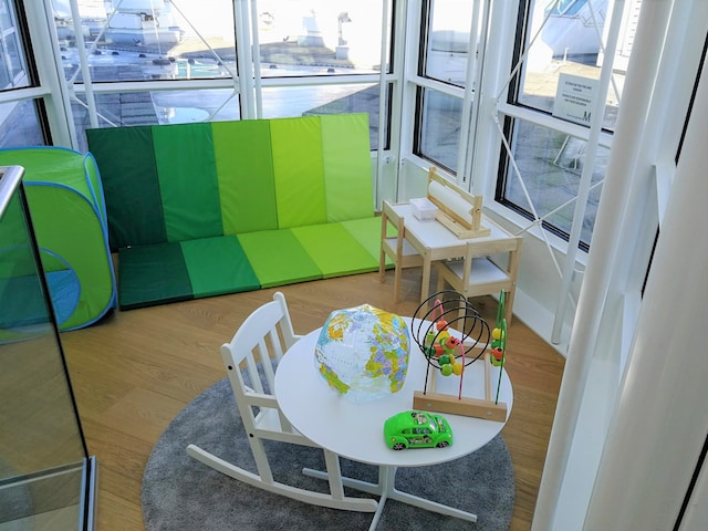 Lounge thumbnail 5