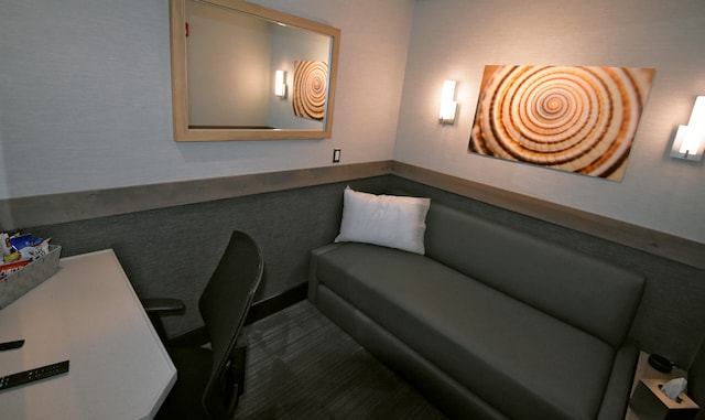 Lounge thumbnail 3