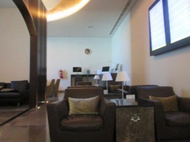 Lounge thumbnail 2