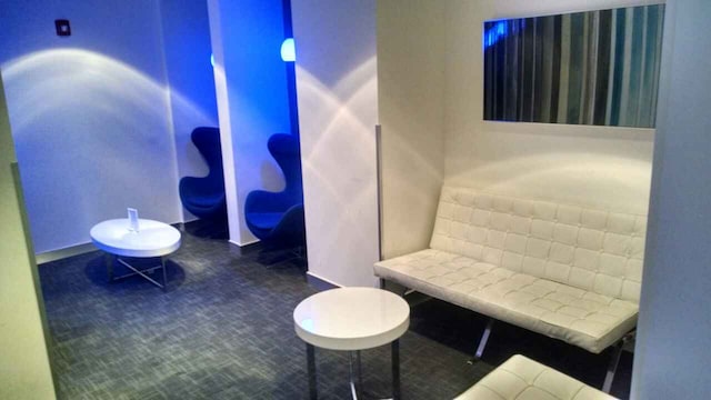 Lounge thumbnail 2