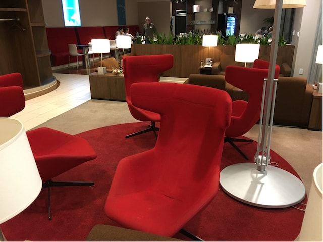 Lounge thumbnail 5