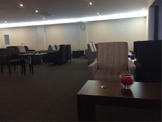 Lounge thumbnail 2