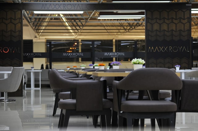Lounge thumbnail 5