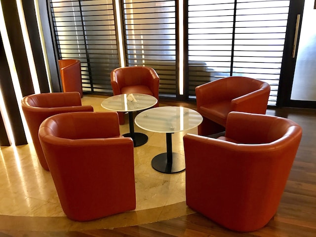 Lounge thumbnail 3