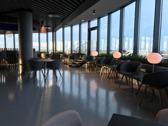 Lounge thumbnail 3