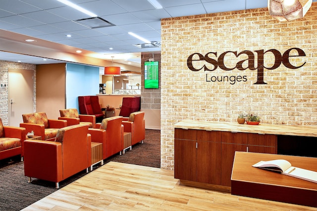 Lounge thumbnail 3