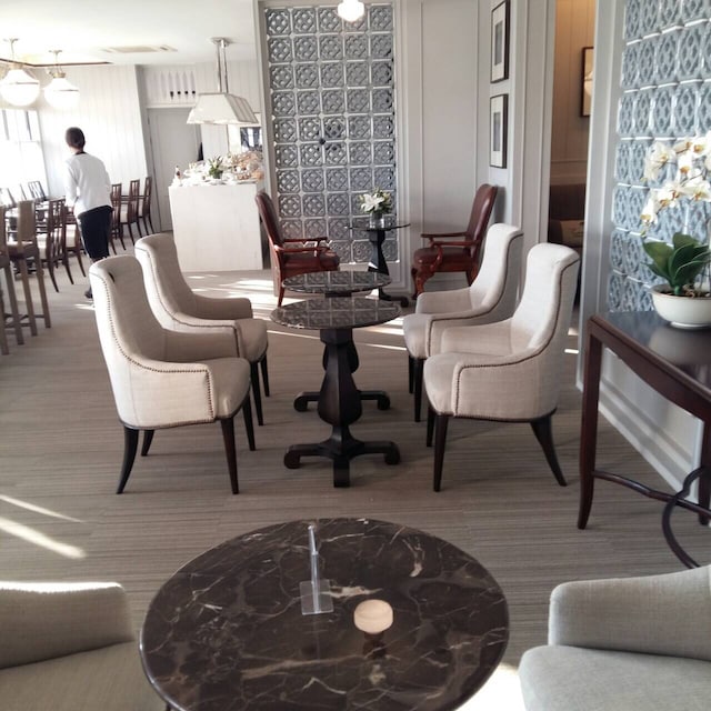 Lounge thumbnail 3