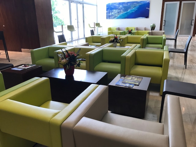 Lounge thumbnail 3