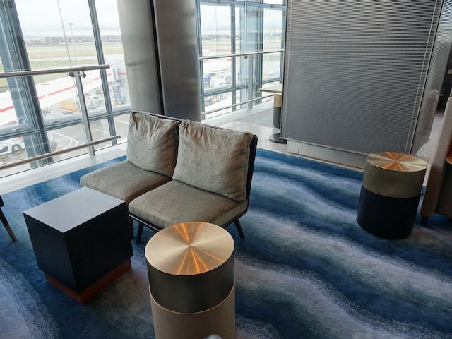 Lounge thumbnail 1