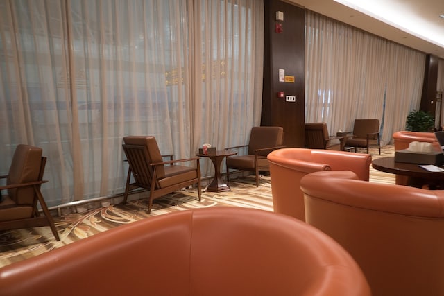 Lounge thumbnail 1