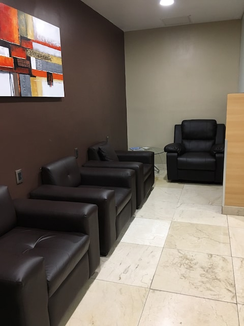Lounge thumbnail 3