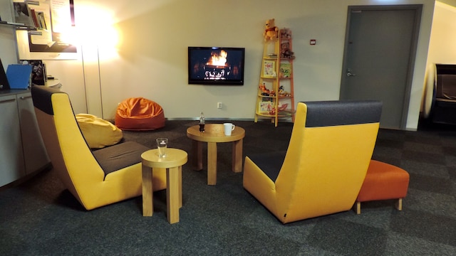 Lounge thumbnail 5