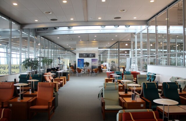 Lounge thumbnail 1
